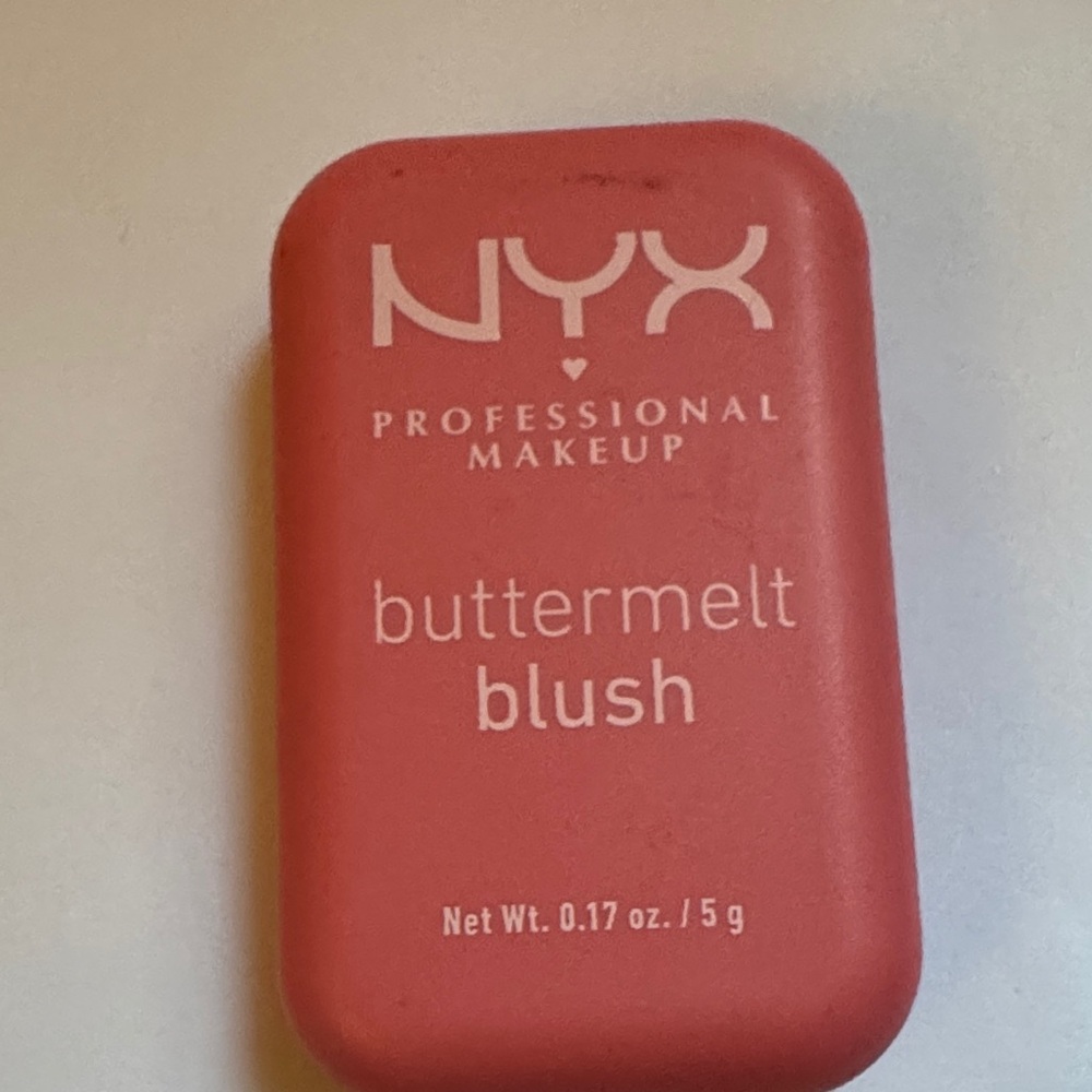 NYX Buttermelt Blush - Soft Pink